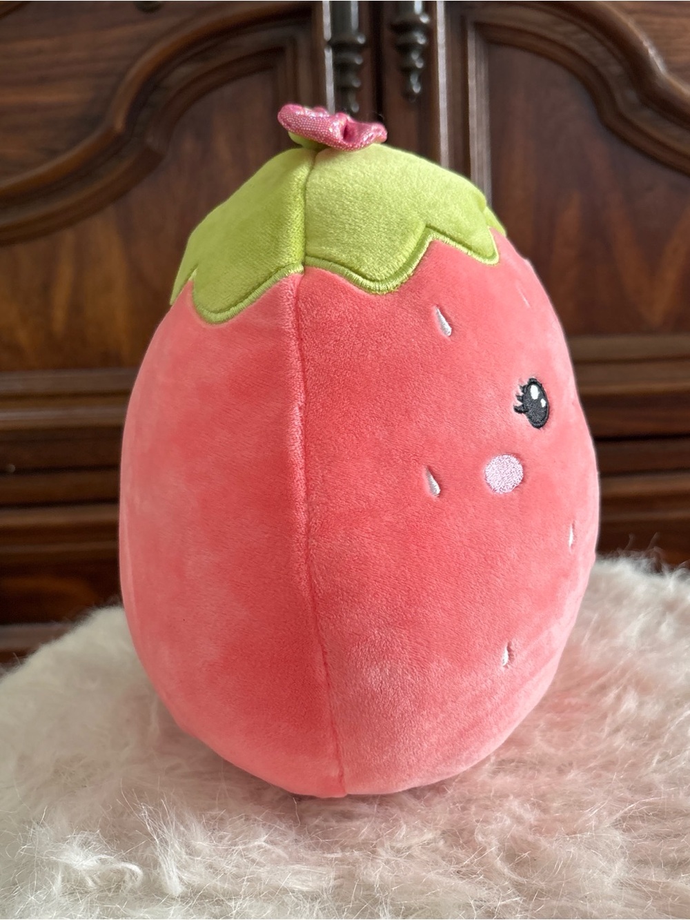 NWT Suzy Strawberry Squishmallow plush toy - Picture 5 of 8